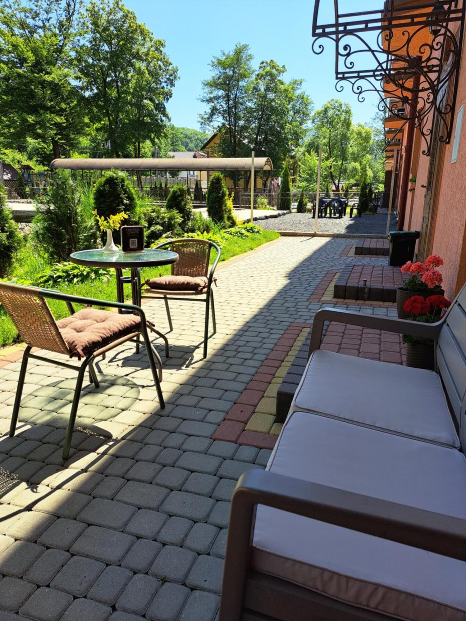 Hotel Сонячна Соната Polyana  Esterno foto