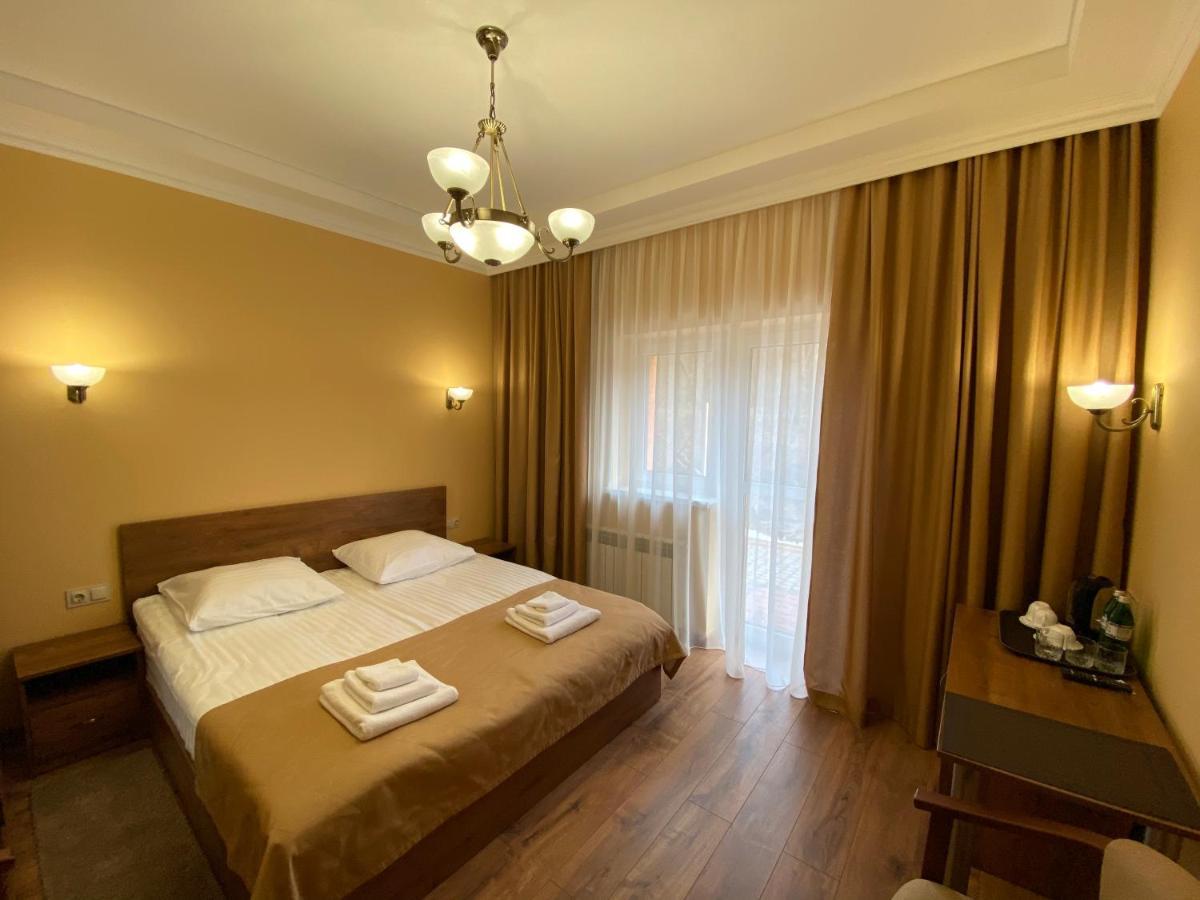 Hotel Сонячна Соната Polyana  Esterno foto