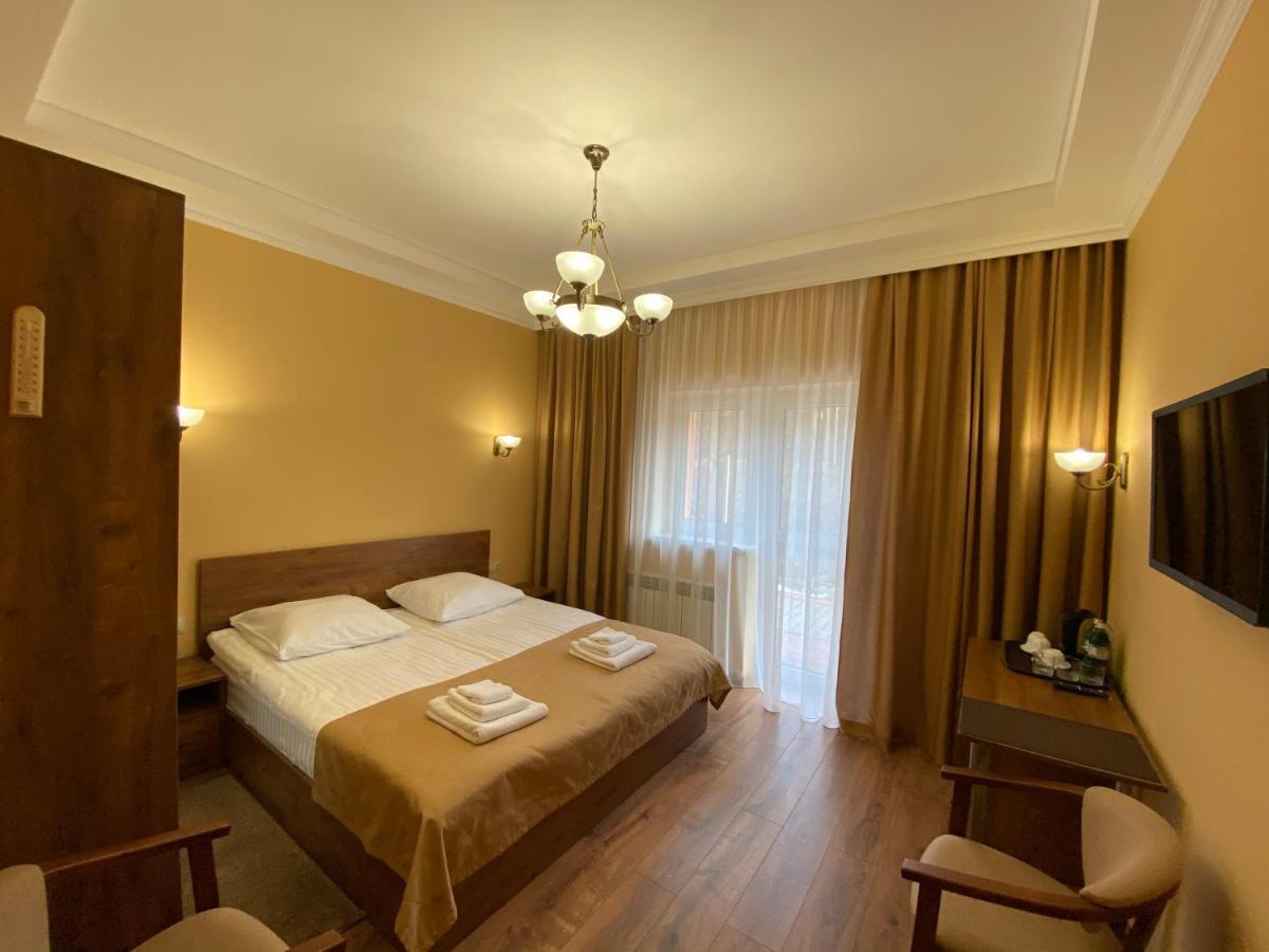 Hotel Сонячна Соната Polyana  Esterno foto